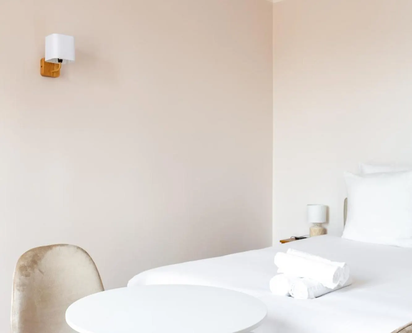 The Charming Republic Place Apartment Paris